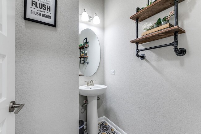 Building Photo - BEAUTIFUL 3-BEDROOM HOME IN THE ENCLAVE AT...