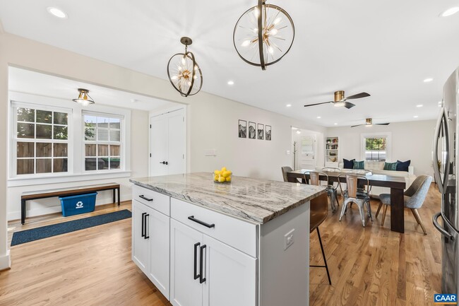 Building Photo - 903 Charlton Ave