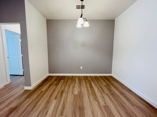Building Photo - PRE-LEASING FOR JUNE OR JULY! 3/3/2 Duplex in Northwest Lubbock