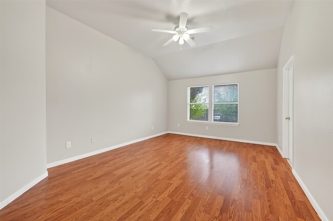 Building Photo - 5623 Brookhollow Oaks Trail