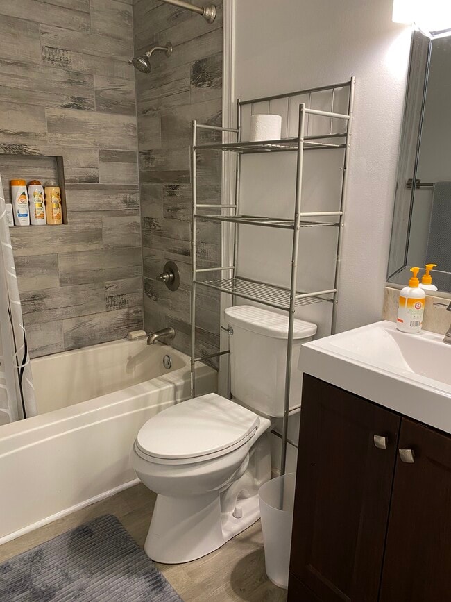 Building Photo - 508 Westland Dr