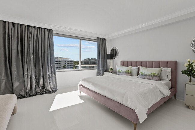 Building Photo - 170 N Ocean Blvd