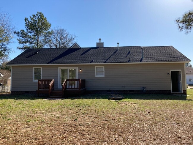 Building Photo - Newly Remodeled 3 br/2 bath Ranch Home! Minutes from Ft. Bragg, Downtown Fayetteville.