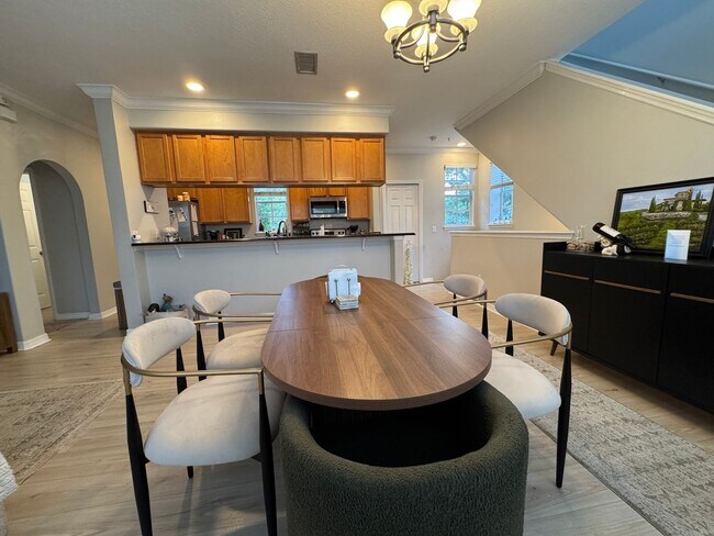 Building Photo - Private Townhouse in Heart of South Tampa