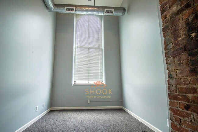 Building Photo - 102 N 3rd St