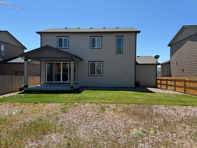 Building Photo - Newer 3 Bedroom plus loft in Paint Brush Hills