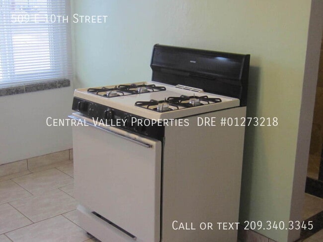 Building Photo - 509 10th St