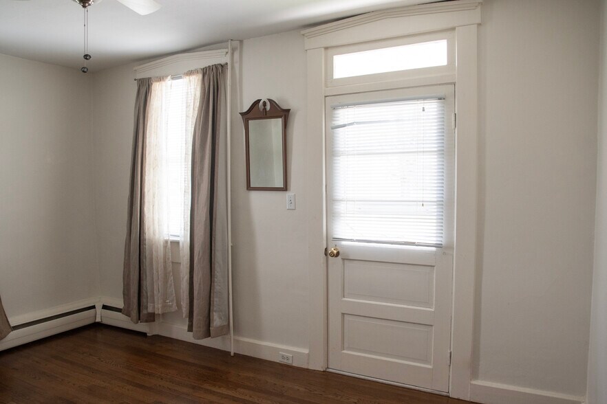 Building Photo - 1366 Lititz Rd