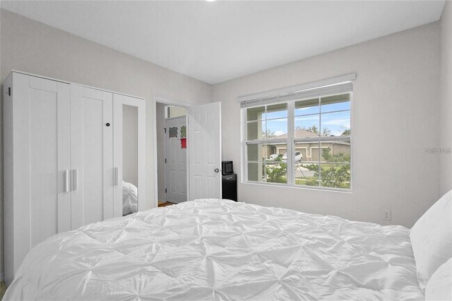 Building Photo - 1872 Rustic Falls Dr