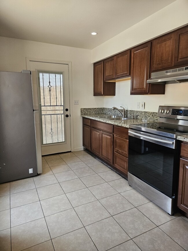 Building Photo - Very nice 2 Bed 1 Bath Downtown Chandler