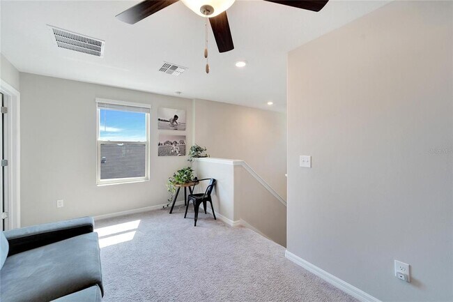 Building Photo - 403 Royal Empress Dr