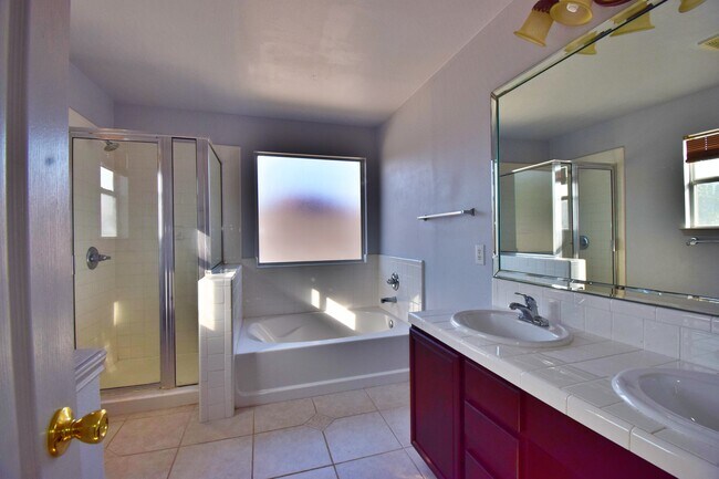 Building Photo - 7013 N 39th St