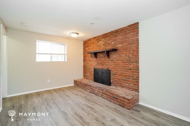 Building Photo - 2710 Moundcrest St