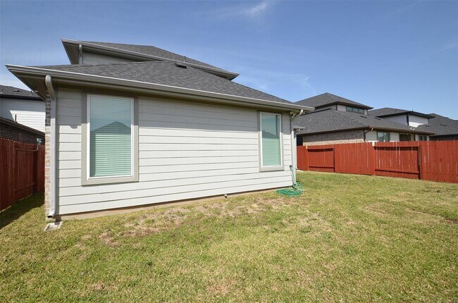 Building Photo - 28615 Halle Ray Dr