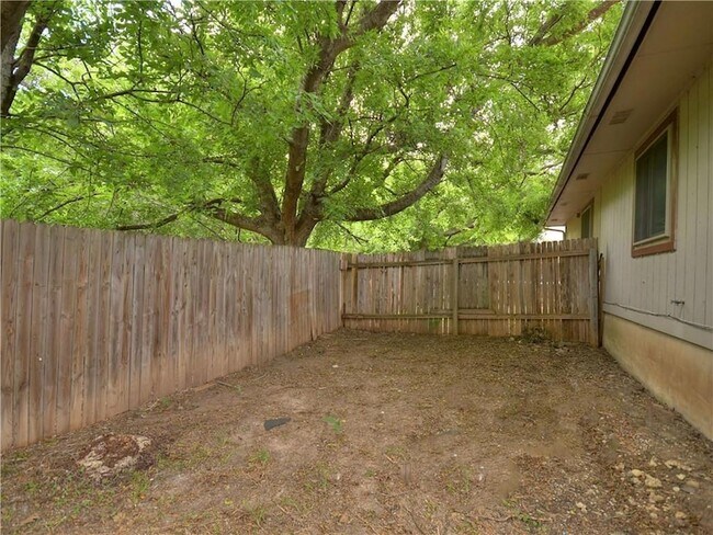 Building Photo - 1714 Rawhide Loop