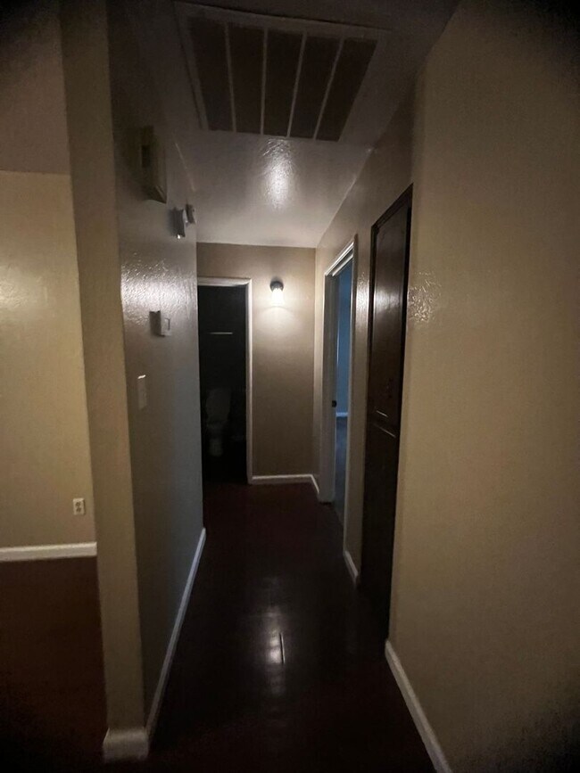 Building Photo - 1116 N Gem St