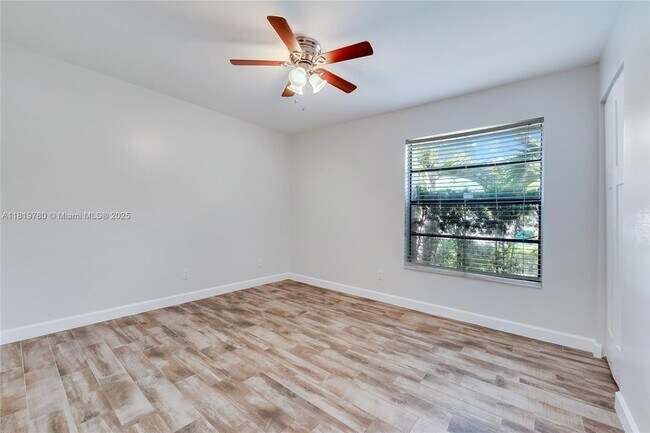 Building Photo - 11311 SW 134th Ave
