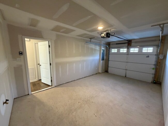 Building Photo - Modern Two-Story Townhome with Open Floor Plan and Garage