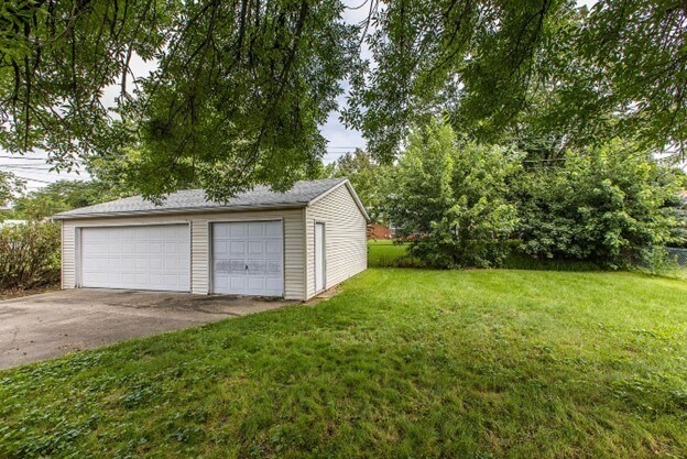 Building Photo - 304 Martin St