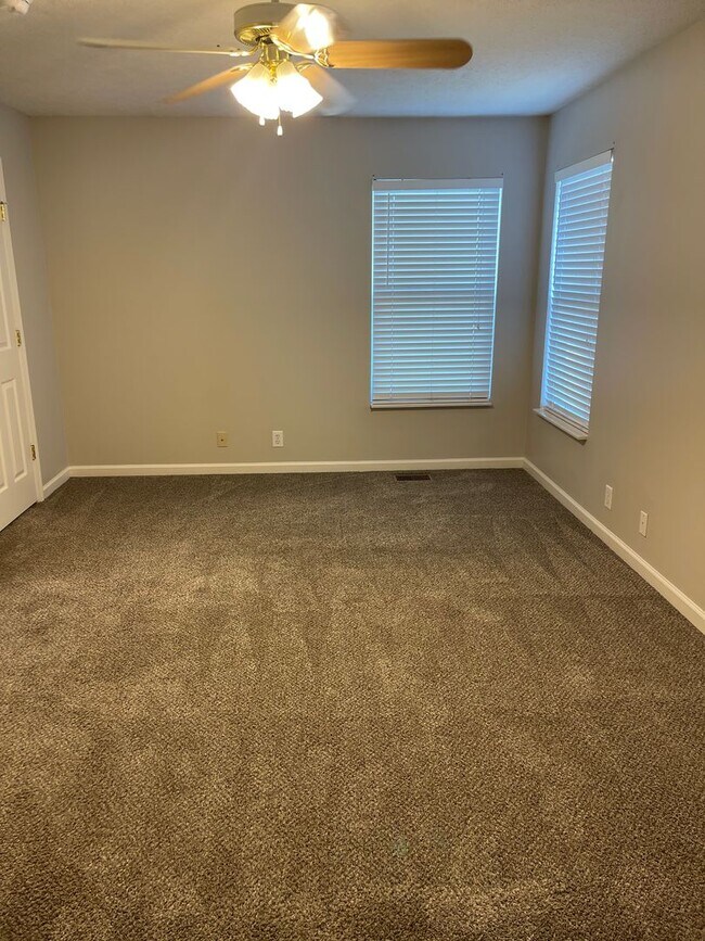 Building Photo - 3 Bed 2.5 Bath Nashville Opry Mills Area F...