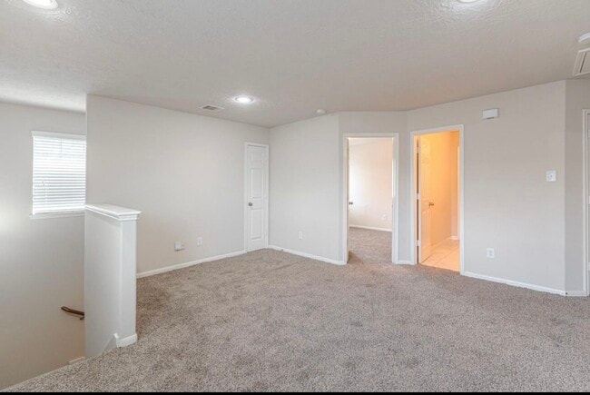 Building Photo - 21611 Falvel Misty Dr