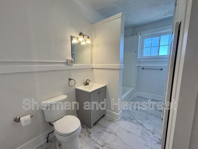 Building Photo - 320 Third Street