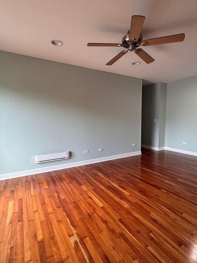 Building Photo - 717 Strom Dr