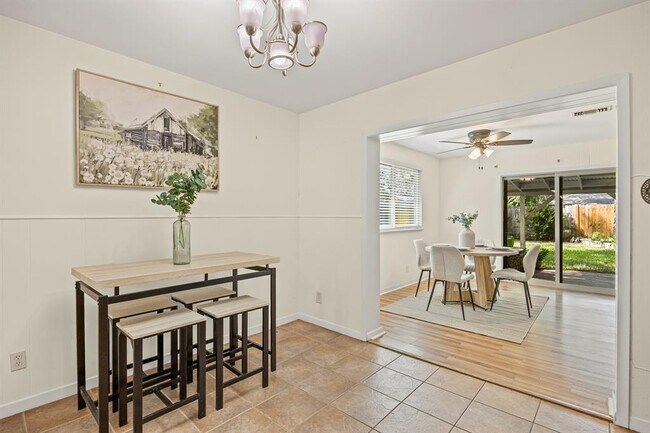 Building Photo - 3205 Whites Dr