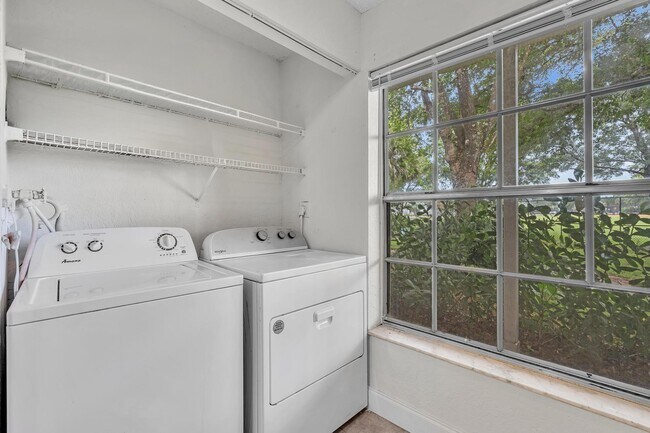 Building Photo - 2510 Riverside Dr