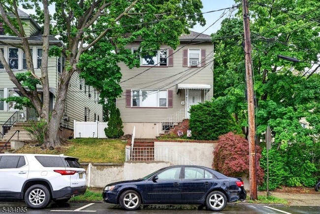 Building Photo - 319 Paterson Ave