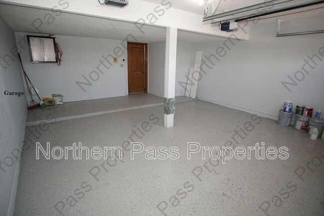 Building Photo - 11728 Bob Mitchell Dr