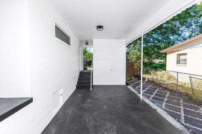 Building Photo - 5508 Meridian Way