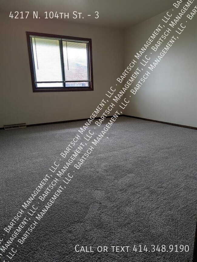 Building Photo - 4217 N 104th St
