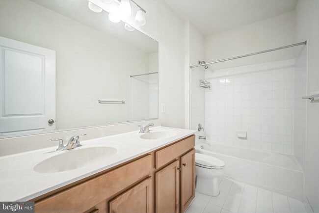 Building Photo - 25443 Hartland Orch Ter