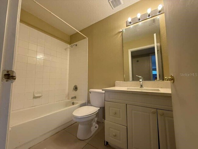 Building Photo - 709 Orchid Dr