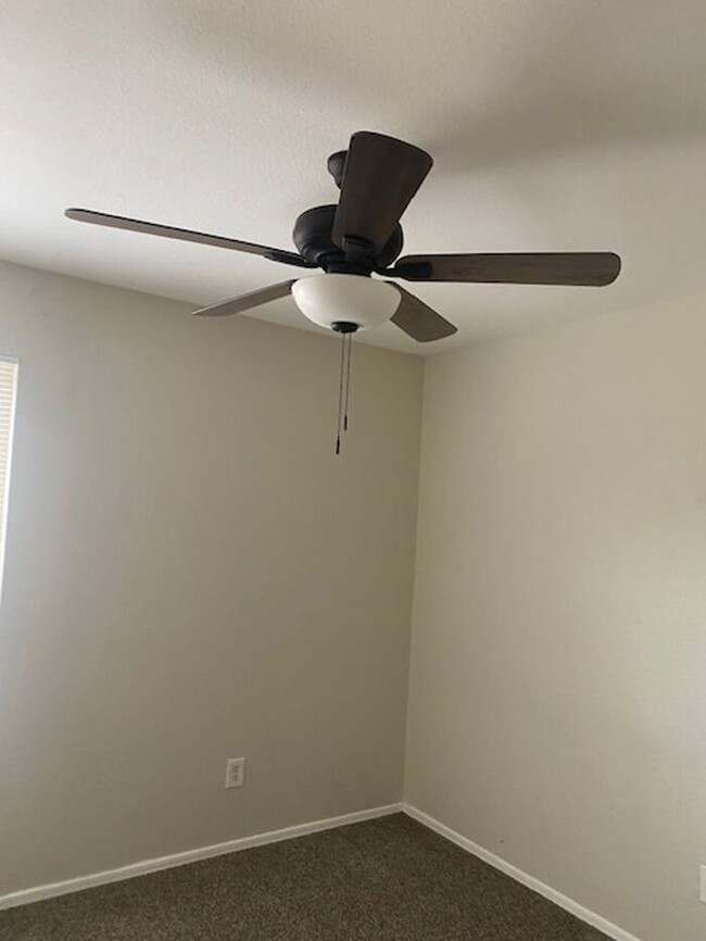 Building Photo - $2,350 3 Bedroom Gilbert 85296 Home For Le...