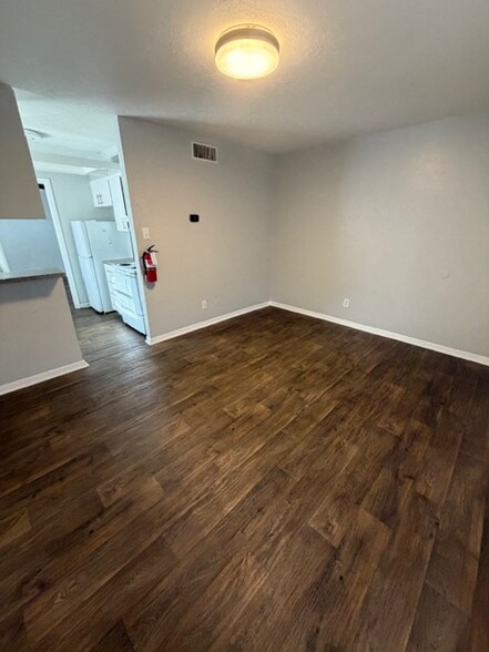 Building Photo - 5220 Weber Rd