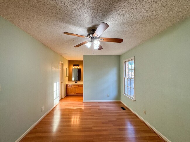 Building Photo - Charming 3 Bed 2 Bath Home in Jack Britt