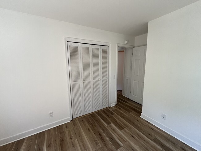 Building Photo - 5933 North Hills Dr