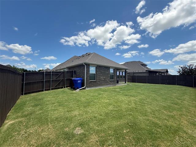 Building Photo - 210 Jacaranda Dr