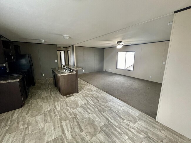 Building Photo - 1900 S 1100 W