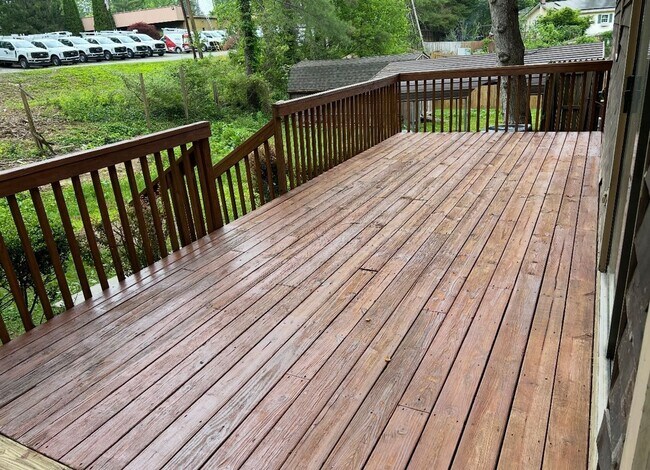 Building Photo - Spacious 3 Bed, 2 Bath Home in Arden With Large Finished Basement - Available Now!