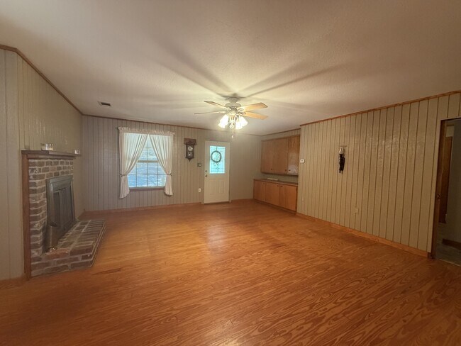 Building Photo - 11 Al Fox Cir