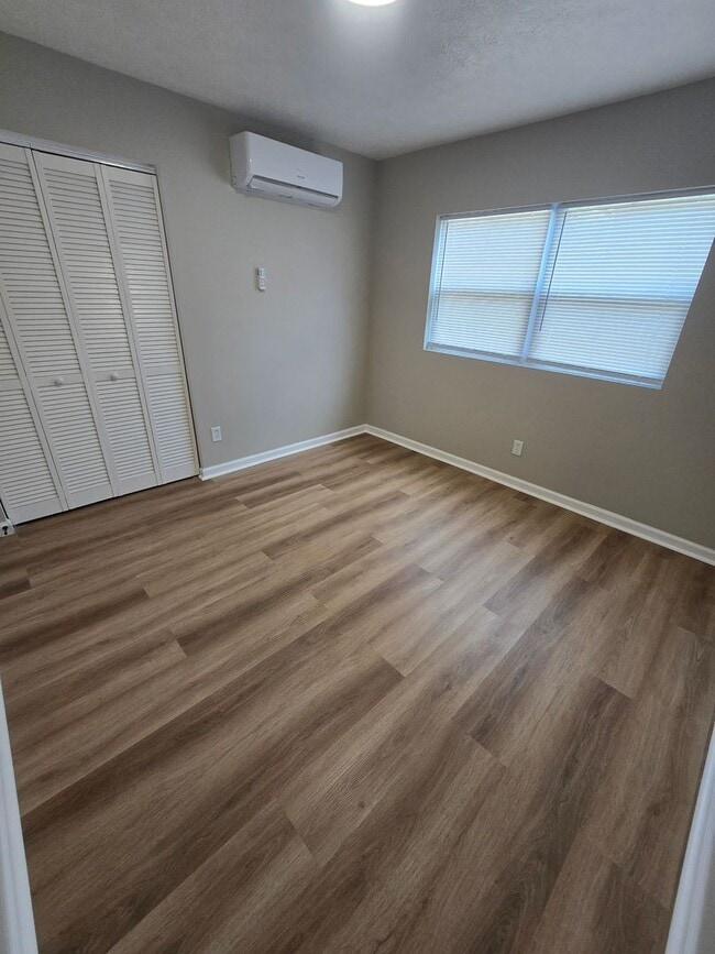 Building Photo - Welcome Home to Bellagio South Living: Where Comfort Meets Convenience