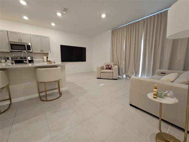 Building Photo - 4451 Arlington Ave