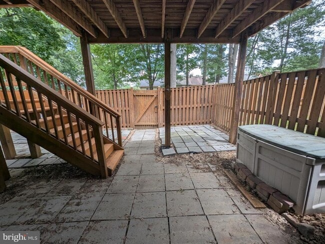 Building Photo - 8358 Stationhouse Ct