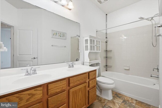 Building Photo - 7411 Brunson Cir