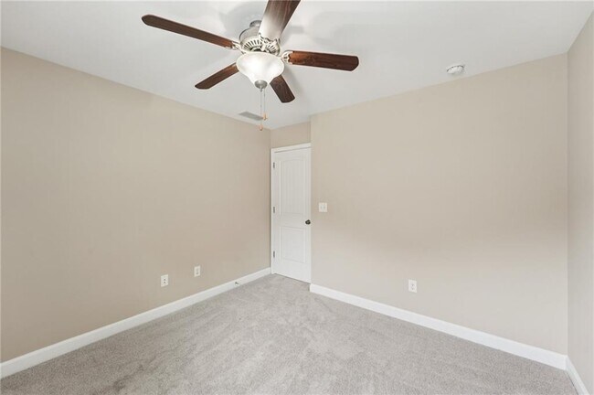 Building Photo - 6370 Shiloh Woods Dr