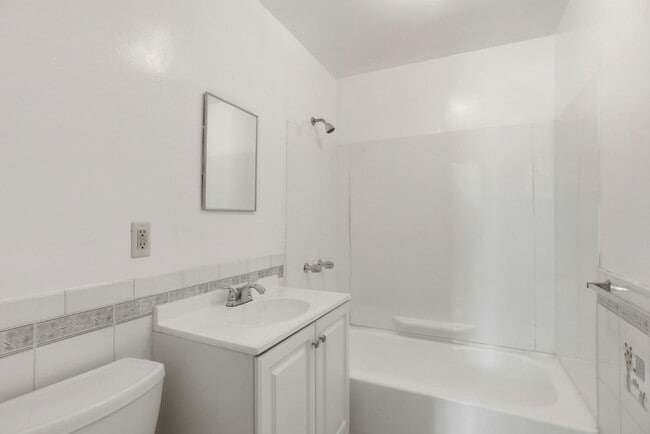 Building Photo - 210 N Delaware St