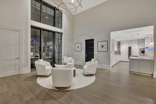 Building Photo - 400 Mola Ave